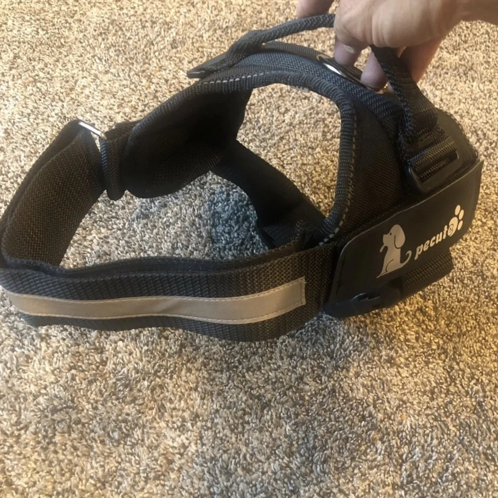 New Pecute Dog Training Harness Vest Size Large Adjustable No Choking, no Pull.